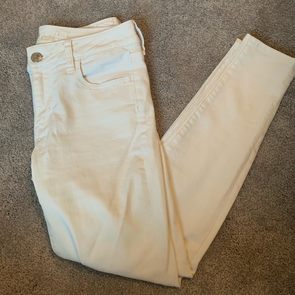 NWOT American Eagle White Jeans